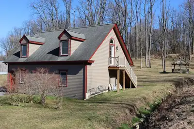 Image de Bright country cottage - 15 minutes from the city!