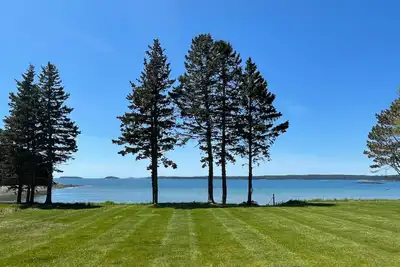 Image de Private beach house overlooking Englishman Bay