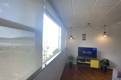 Image de Spacious apartment in a great location. Beach view.