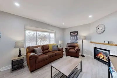 Bright & Cozy Upper Unit in Denver