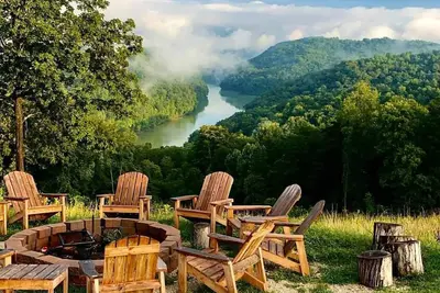 Image de Norris Lake FarmHouse w/ Lakeviews, access and 140 acres to play.