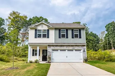 Image de New! Modern Large House Great Location near Unc-Charlotte, TopGolf, Carowinds