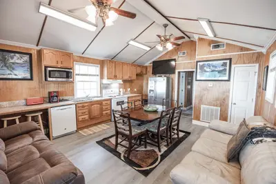 Image de Venice Louisiana Fish and Hunt Camp (House Boat)