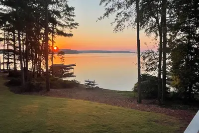 Image de Lake front, Private cove, Big water view