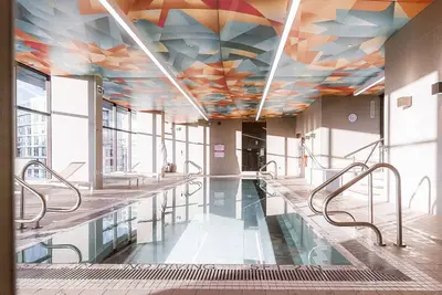 Image de 1 bdrm with 5 Star Resort Amenities Ac/Parking/Pool/Gym ** 90 Day Minimum Stays