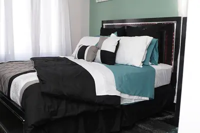 Image de Luxury 4 bedroom and 2. 5 bath home