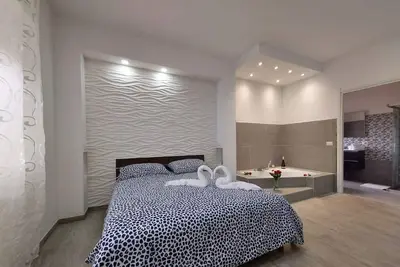 Villa surrounded by greenery with pool exclusive use in Sicily