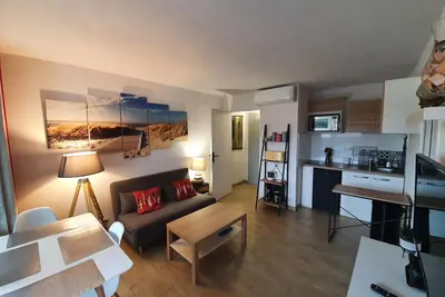 Image de Joli T2 rénové, cosy, climatisé à quelques pas de la plage