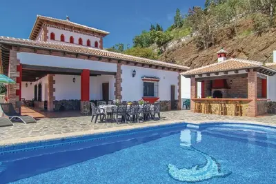 Image de Beautiful villa with private swimming pool and Jacuzzi Ax-2s