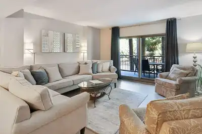 Image de 202 Ocean One - Oceanfront Complex - Quick Walk to Shops & Dining!