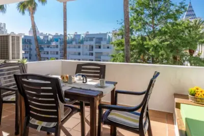 Image de Homerez - Appart. à Roses avec piscine