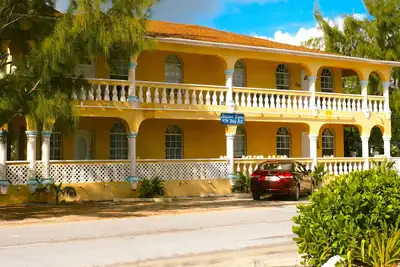 Image de Unrivalled beach access!