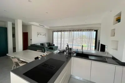 Image de Villa avec piscine au calme, à 10 minutes du centre ville