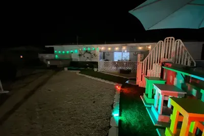 Image de Cozy Family Home-Pool-Hottub -5 minute drive to sombrero beach-private property