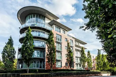 Image de A beautifully designed 2 bedroom apartment within a private residential building