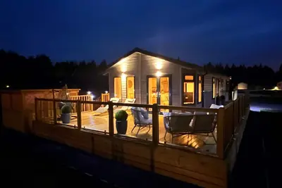 Image de Lodge-Sdb privée-With Hot Tub-Classique-Vue sur la campagne