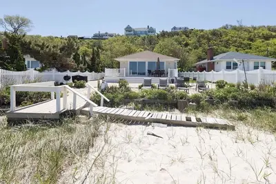Image de Incredible Beachfront Home w/ Private Beach!