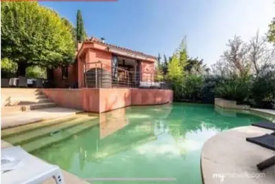 Image de Villa de caractère avec grande piscine au pied des collines de Pagnol