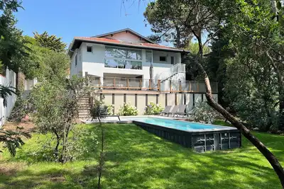 Image de Villa landaise avec piscine à 800 mètres de la plage
