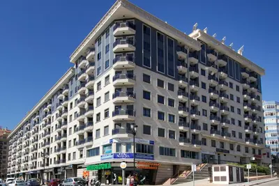 Image de Apcostas Los Boliches/Nuria Sol / Deux Pièces - 3 Personnes