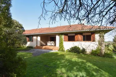 Image de Une maison confortable, confortable et lum lumineuse dans un cadre magnifique