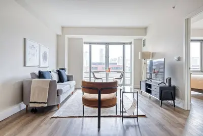 Image de Chic East Cambridge 1br w/ Gym & W/D, walk to Kendall Sq, by Blueground