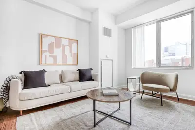 Image de Lovely Kendall Square 1br w/ Concierge & Gym, steps to Mit, by Blueground