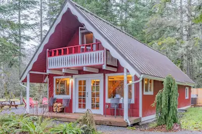 Image de Cabin Vibes & Family Friendly w-Private Hot Tub Steps to Rainier