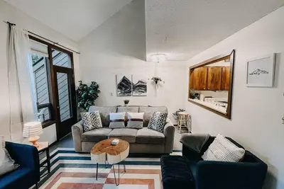 Snowater Condo #73 - Views - Wi-Fi - Sleeps 6