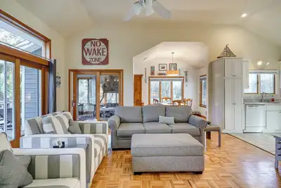 Image de Southern Shores Family Retreat Mins to Beach!