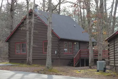 Shenandoah Crossing-2 bedroom Deluxe Cabin See Description Note Before Booking!