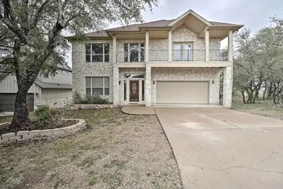 Image de Airy Villa in Austin w/ Badminton/Volleyball Court