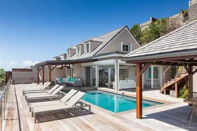 Beautifully designed Blue Agave Villa with 4 bedrooms  with view of the ocean