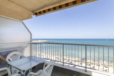 Image de Appartement penthouse à Los Locos B, avec vue sur la mer, Wi-Fi, climatisation et terrasse.