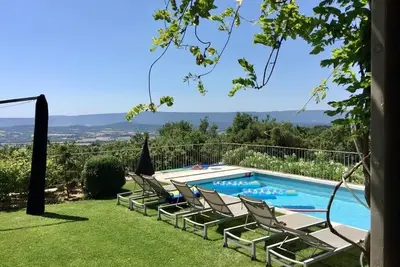 Image de Air-conditioned country house with pool and marvellous panoramic views.