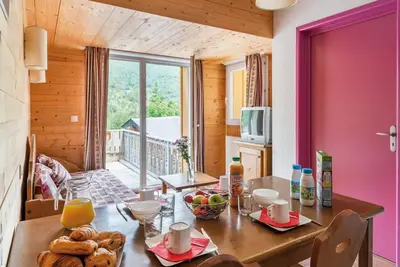 Image de Remise en forme, terrasse, balcon, parking, télévision, casier à ski, 53m², Cauterets