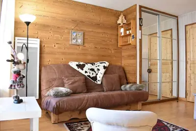 Image de 300m des commerces, Rez-de-chaussée, terrasse, télévision, casier à ski, 26m², Méribel