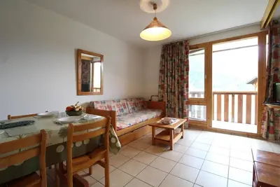 Image de À 10m des pistes de ski, 1er étage, balcon, télévision, casier à ski, 27m², Val Cenis