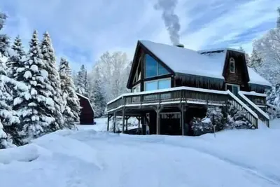 Image de Chalet style home with incredible views