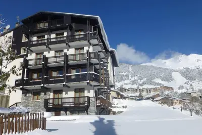 Image de 3ème étage, balcon, télévision, casier à ski, 40m², Aussois