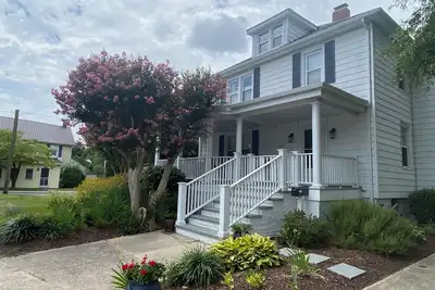 Image de Lewes Historic District, Walk to Dining, Shops, Bike to Beach, L2 Ev Charger