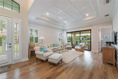 Image de Beautifully maintained & appointed villa close to beaches, shops & entertainment