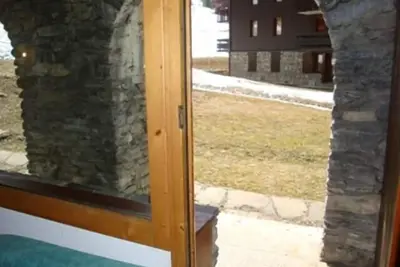 Image de À 200m des pistes de ski, vue pistes de ski, terrasse, télévision, casier à ski, 27m², Valmorel