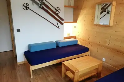 Image de À 200m des pistes de ski, 1er étage, vue pistes de ski, balcon, télévision, casier à ski, 27m²