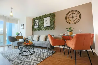 Image de Stylish City Centre Flat •  Balcony • Free Parking