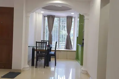 Image de Luxurious 1 Bedroom Apartment with kitchen (101)