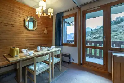 Image de 35m des commerces, 2ème étage, vue pistes de ski, balcon, télévision, 31m², Méribel-Mottaret