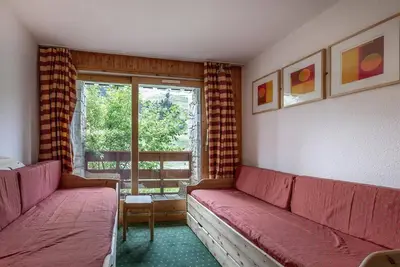 Image de 300m du centre station, 7ème étage, vue montagne, balcon, casier à ski, 23m², Méribel-Mottaret