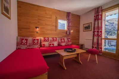 Image de À 50m des pistes de ski, 1er étage, vue pistes de ski, terrasse, télévision, casier à ski, 36m²