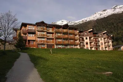 Image de À 100m des pistes de ski, 1er étage, balcon, télévision, casier à ski, 26m², Val Cenis
